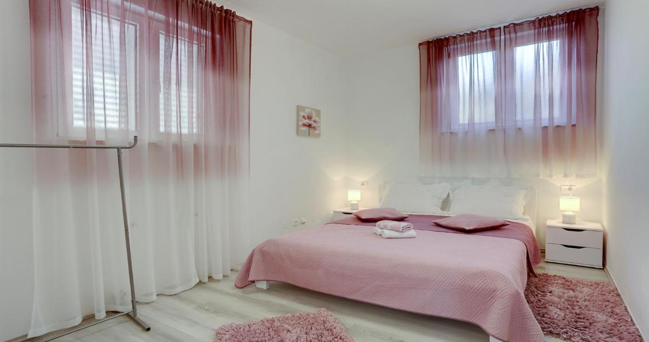 Adorable Apartment Ena Kaštela Buitenkant foto